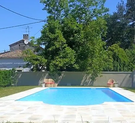 Le Manoir De La Riviere Bed & Breakfast 4*